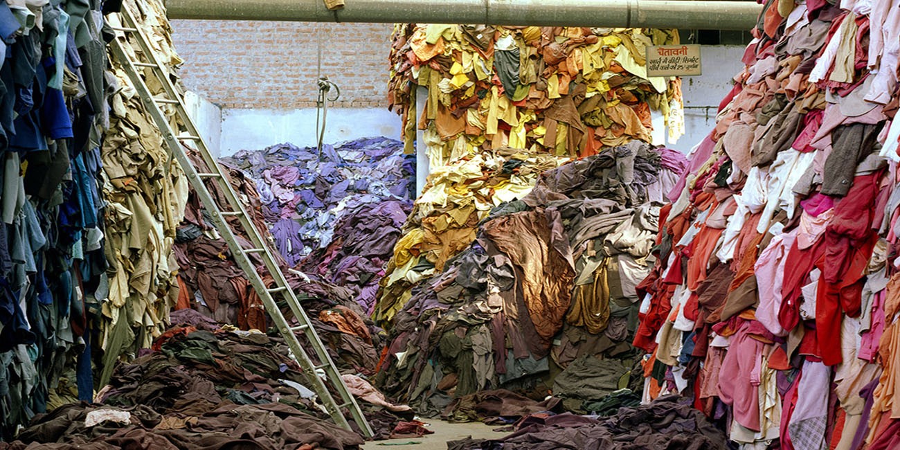 Flaunting trends,forsaking ethics : the dark seams of fashion fast